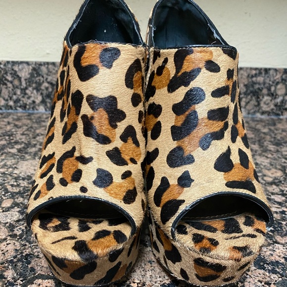 Steve Madden Pony Hair Wedges “Wicked” SZ 10 - Picture 7 of 15